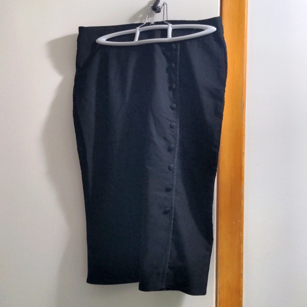Sourpuss NEW size medium black pencil skirt with button details